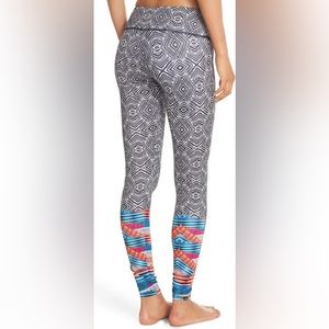 Onzie Graphic Legging Used Small